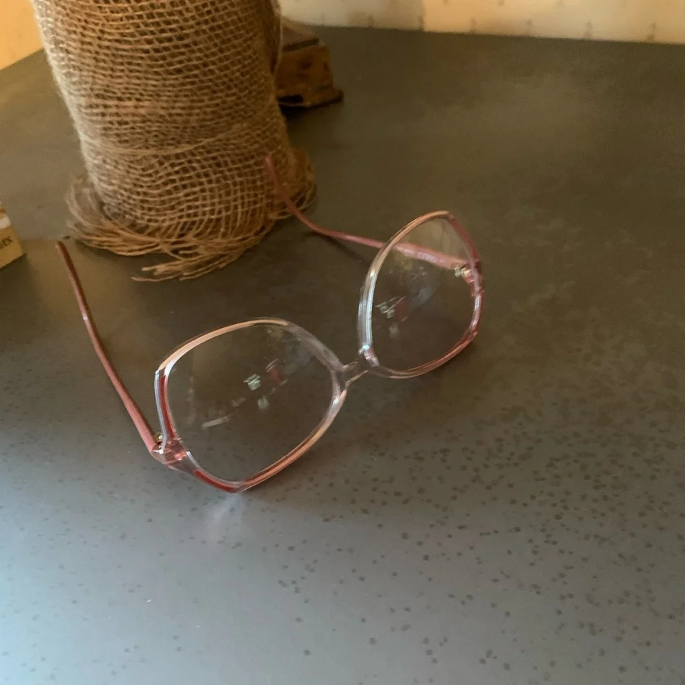 GUCCI- GG 2102 Classic Frame Designer Glasses. Frame, ITALY. MAUVE color plastic - Picture 2 of 12